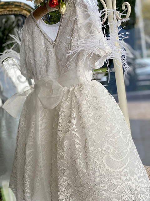 Feathered Lace Dream Бяла рокля от дантела с пера и тюл
