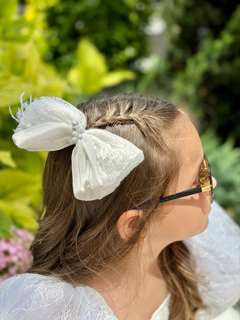 White Elegance Children's dress with soleil and lace