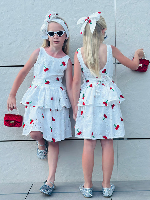 Ciliegia Dolce Vita Бяла бродирана рокля с черешки