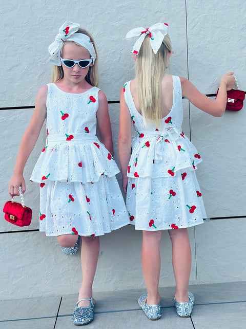 Ciliegia Dolce Vita Бяла бродирана рокля с черешки