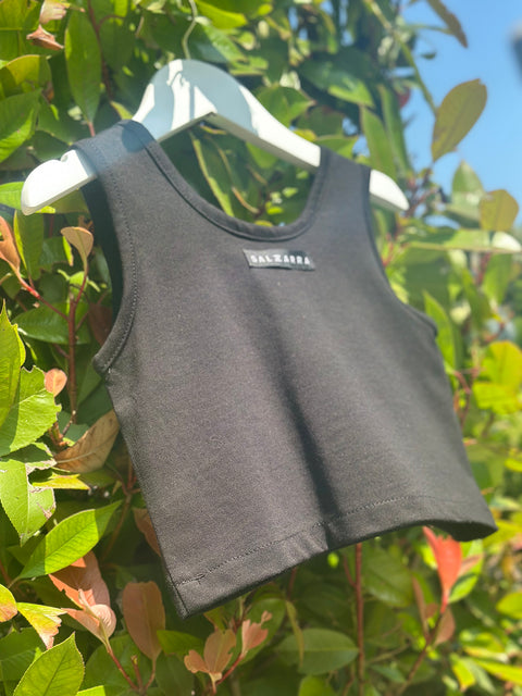 Midnight Ease Top Черен памучен къс топ
