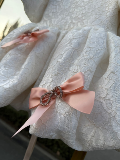 Crema Elegant lace dress in ecru