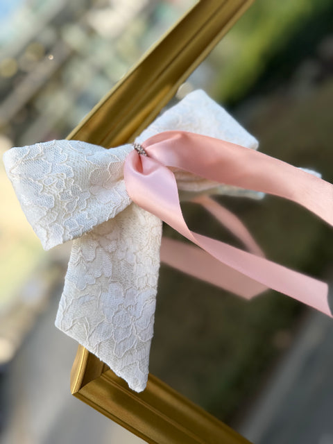 Crema Bow Hair Clip