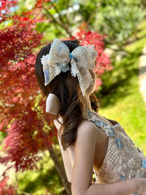 Fiore Azzurro Dress made of luxurious mesh with embroidered flowers