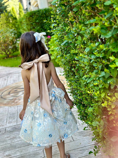 Fiore Azzurro Dress made of luxurious mesh with embroidered flowers