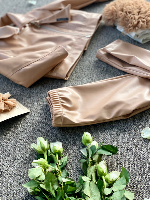 Nude Chic Faux Leather Leggings in Nude