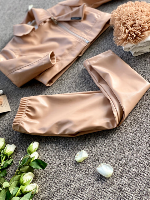 Nude Chic Faux Leather Leggings in Nude