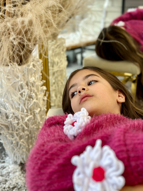 Bloomy Kiss Пуловер циклама с 3D цветя