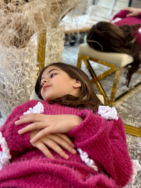 Bloomy Kiss Пуловер циклама с 3D цветя