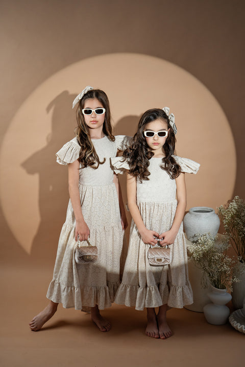 Nude Elegance Детска памучна рокля в цвят nude