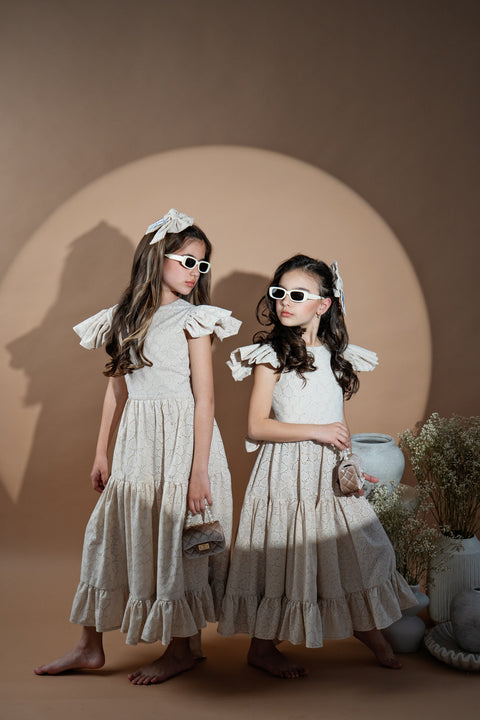 Nude Elegance памучна рокля в цвят nude