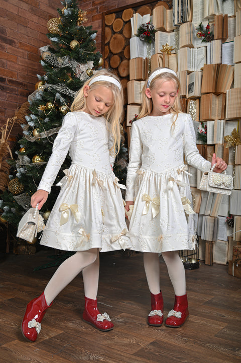 Ivory Ribbons Елегантна рокля от памук в екрю с панделки