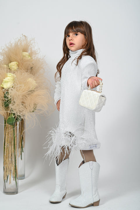 Alla in White Рокля от пайети и пера в бяло