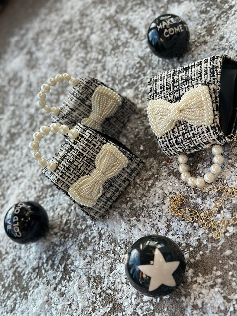 Baby Pearl black&white Чанта букле перлена панделка