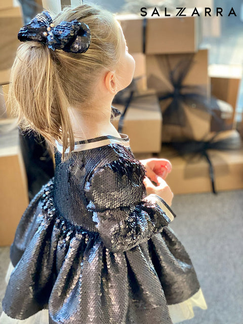 Midnight Bow Детска рокля от черни пайети с асиметрично рамо