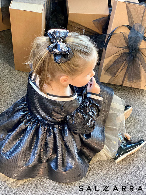 Midnight Bow Детска рокля от черни пайети с асиметрично рамо