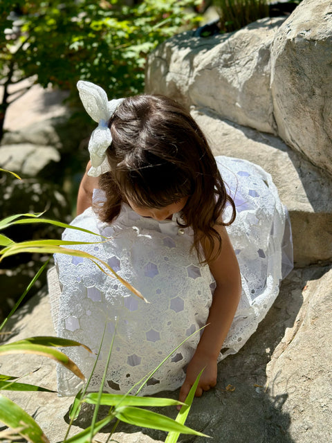 Stella Bianca Elegant white ribbon