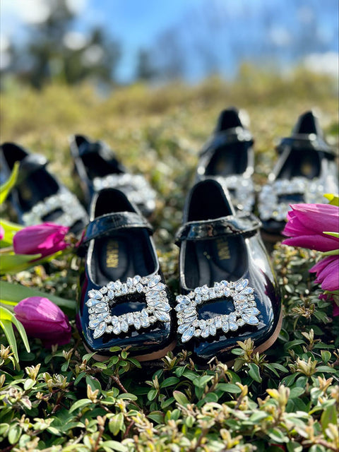 Mary Jane in black Patent leather shoes with buckle in black