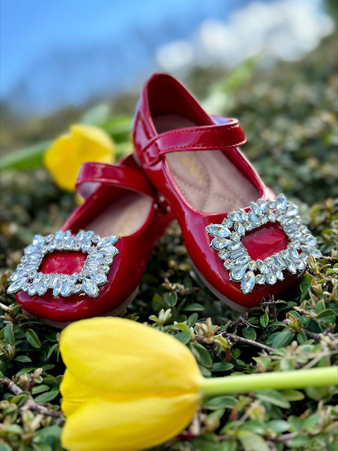 Mary Jane in red shoes 