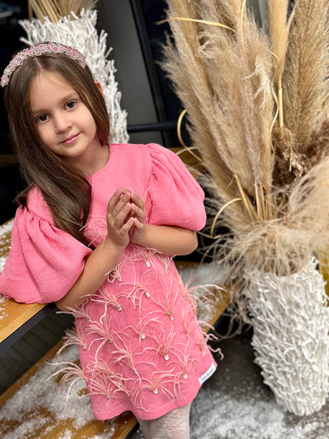 Rosa Diva Детска розова рокля с пера