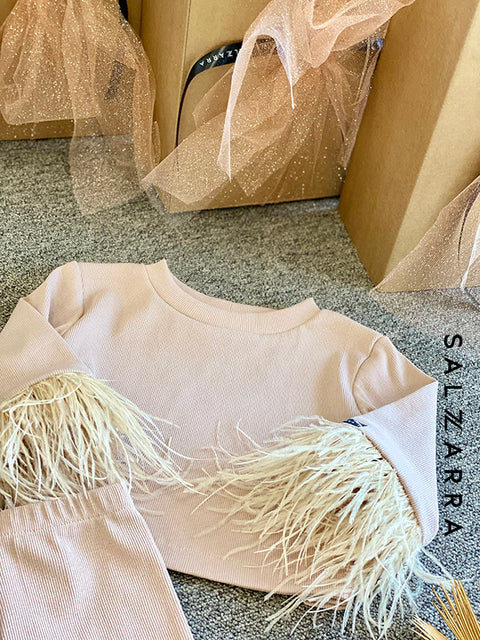 Nude Feather Блуза и клин в nude с пера