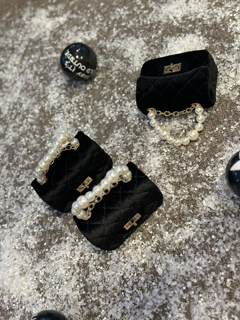 Mini Pearl in black bag  
