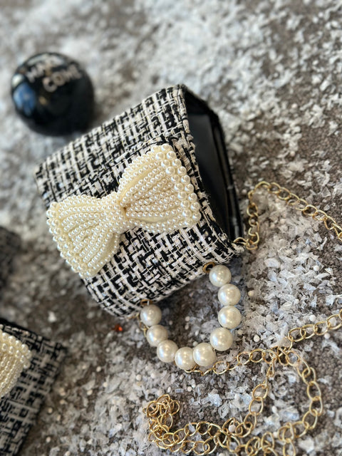 Baby Pearl black&white Boucle Pearl Ribbon Bag