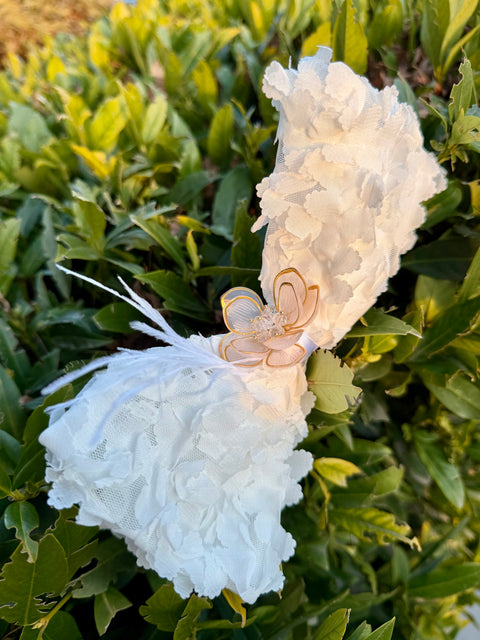 White Daisy Flower Hair Accessory