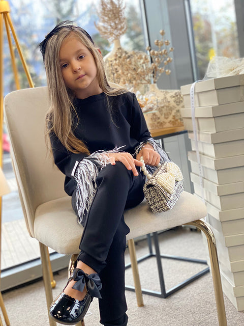 Black set Feather set in black