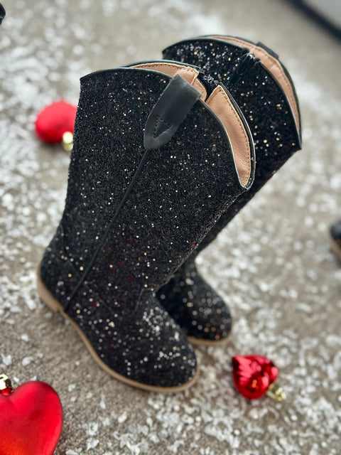 Elly in black Brocade boots in black