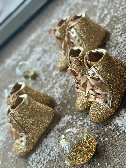 Shine in gold boots with gold glitter