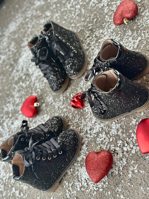 Shine Boots in black Children's boots with brocade shine in black