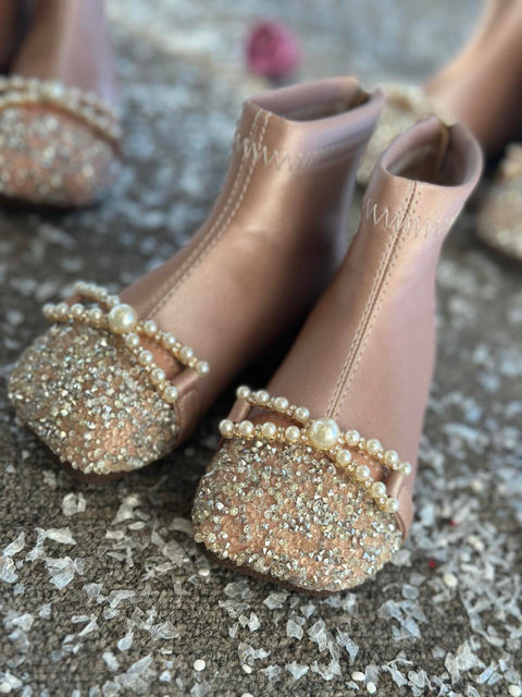 Pearl Whisper Boots in pink Children's boots with brocade and pearl ribbon pink