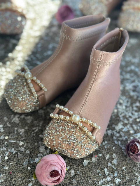 Pearl Whisper Boots in pink Children's boots with brocade and pearl ribbon pink
