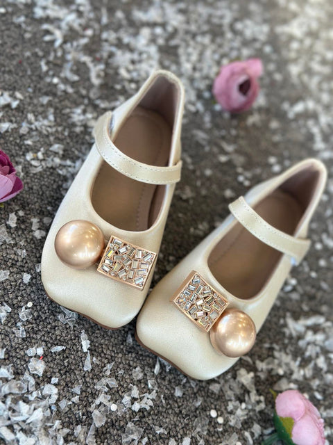 Royal Pearl in ecru обувки Официални обувки с перлен акцент в екрю