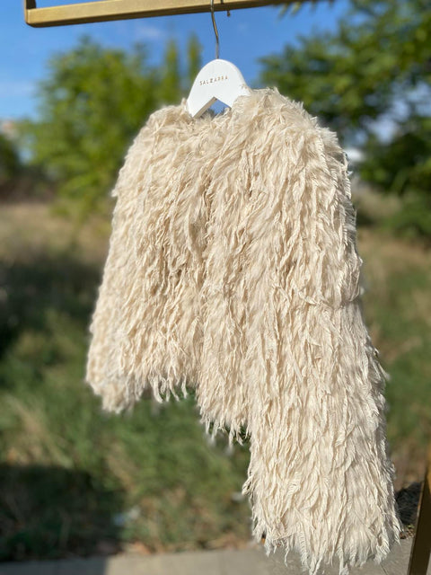 Feather Whisper Палто от плат на пера в беж