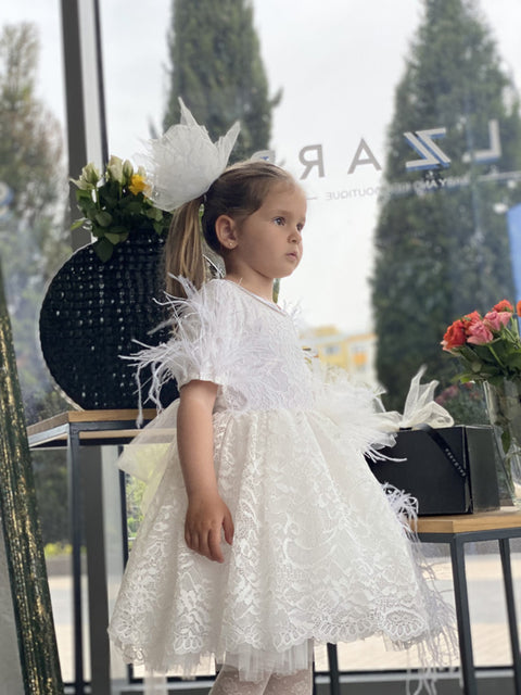 Feathered Lace Dream Бяла рокля от дантела с пера и тюл