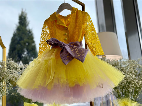 Girasole Charm Φόρεμα σε κίτρινο χρώμα με τούλι και δαντέλα